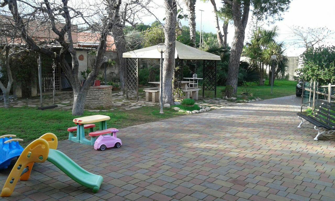 Casina Delle Arti Bed & Breakfast San Cataldo  Exterior photo