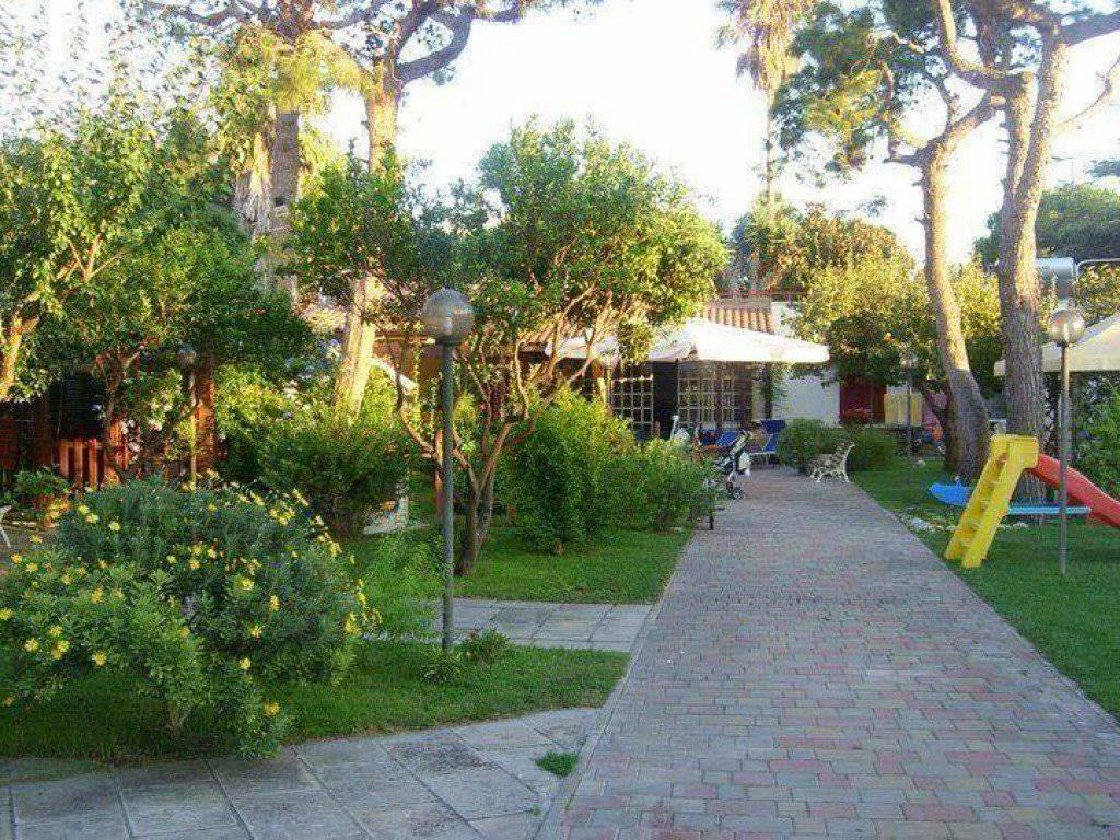 Casina Delle Arti Bed & Breakfast San Cataldo  Exterior photo